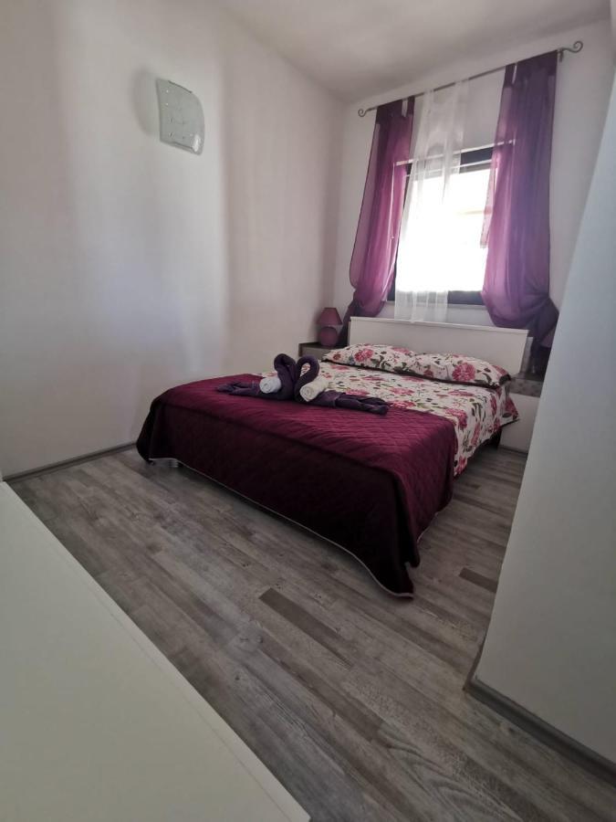 Apartmani Tajana Sukošan Εξωτερικό φωτογραφία