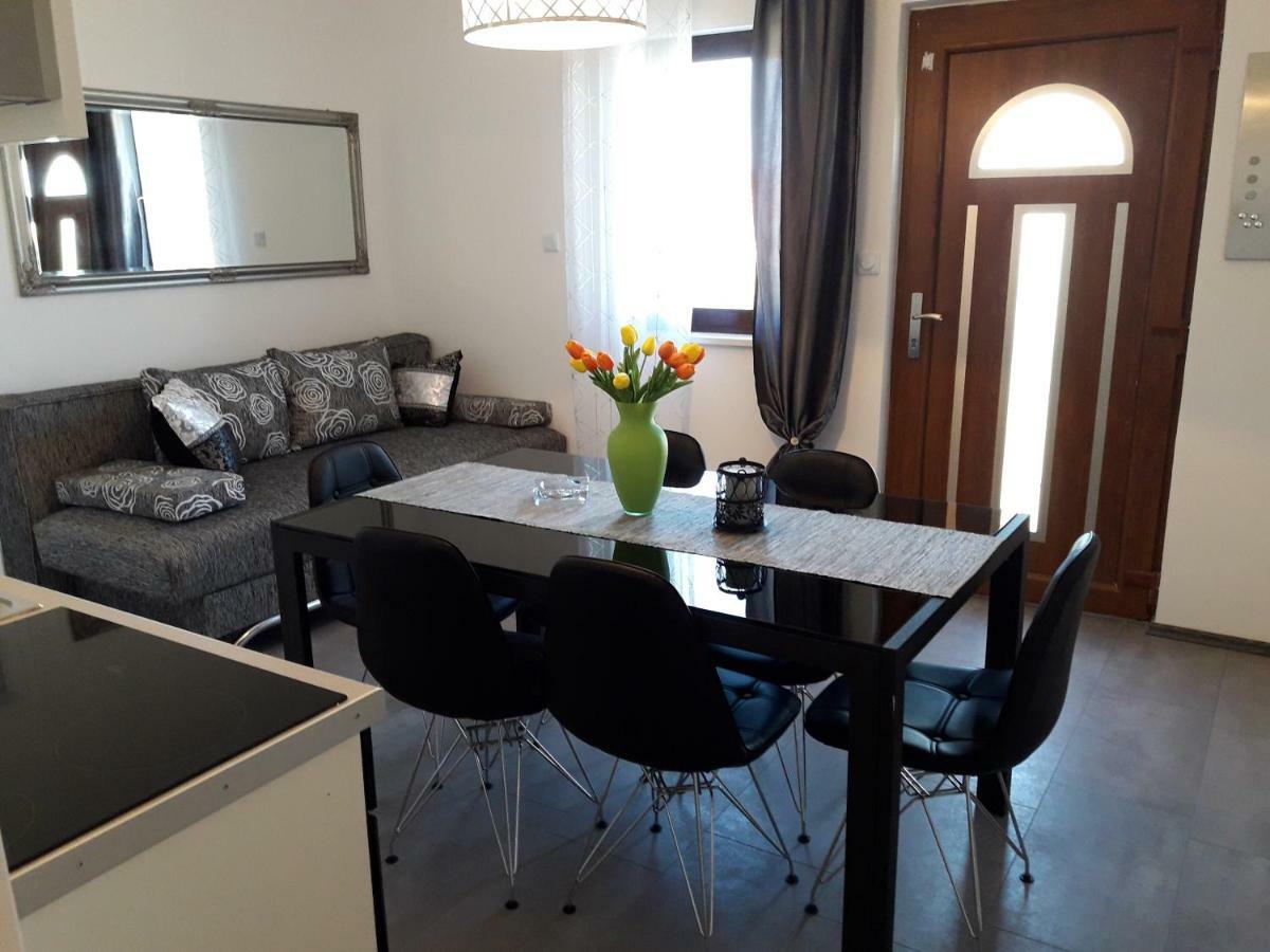 Apartmani Tajana Sukošan Εξωτερικό φωτογραφία