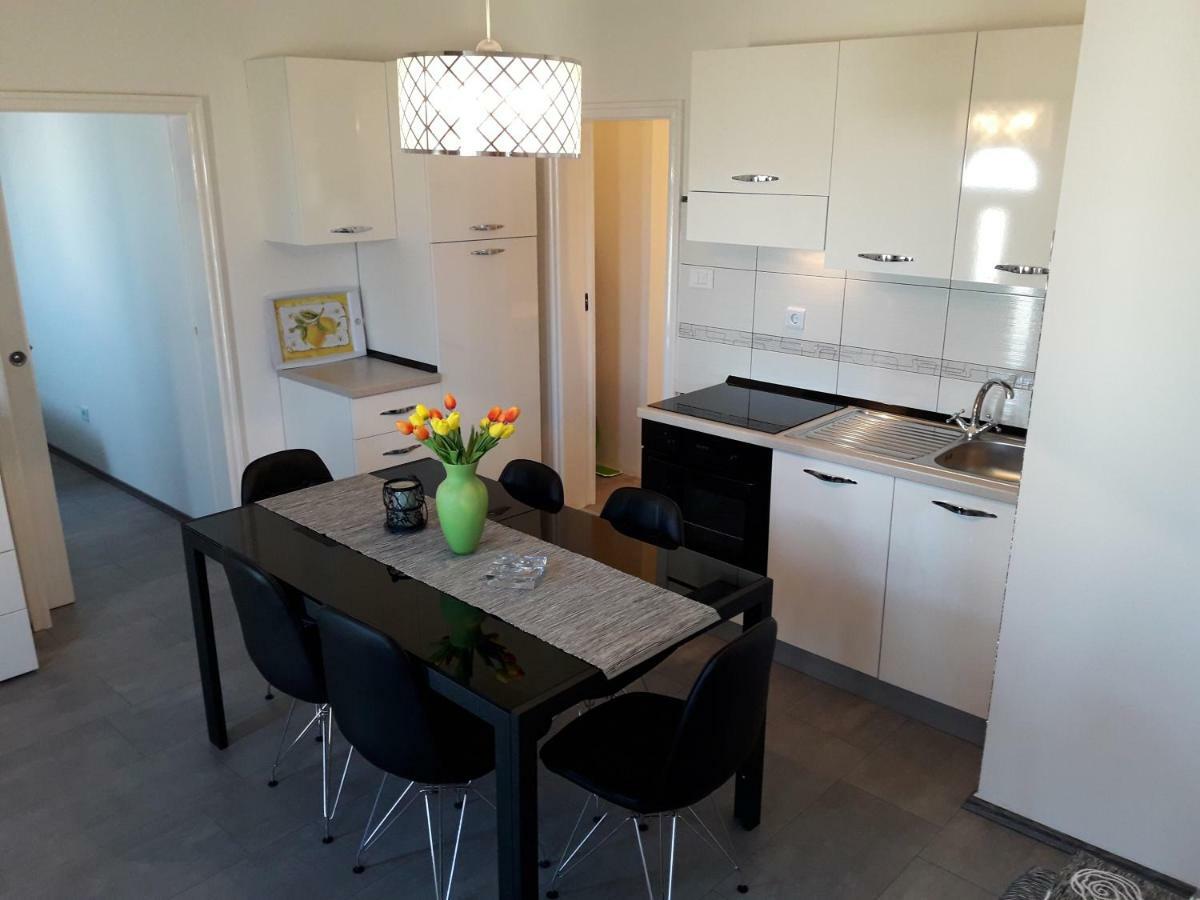 Apartmani Tajana Sukošan Εξωτερικό φωτογραφία